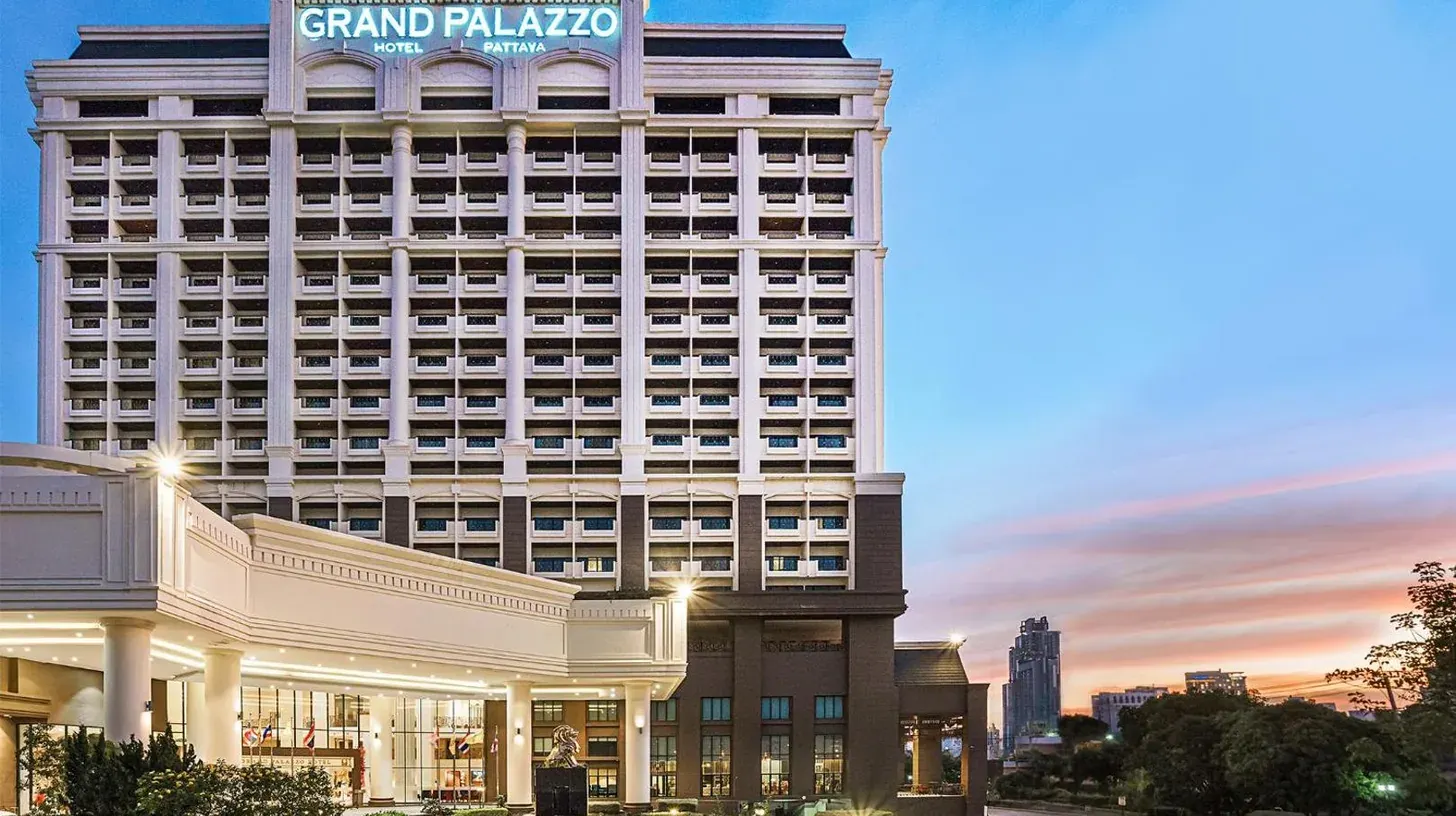 una representaciÃ³n de un hotel grand malibu en Grand Palazzo Hotel - SHA Extra Plus en Pattaya Central