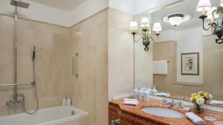a Luxury Collection Hotel