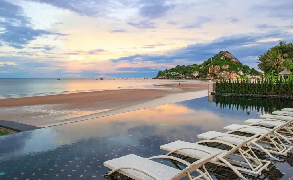 Hotels near Khao Takiab Temple in Hua Hin, Thailand